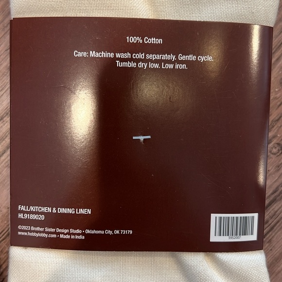 Set of 8 cotton Napkins and 8 Rings - Picture 4 of 5